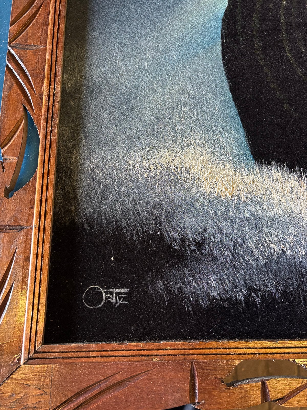 Vintage schilderij op zwart fluweel - Gesigneerd Ortiz, Antiek en Kunst, Overige ondergronden, Dieren, Ophalen of Verzenden, Gesigneerd