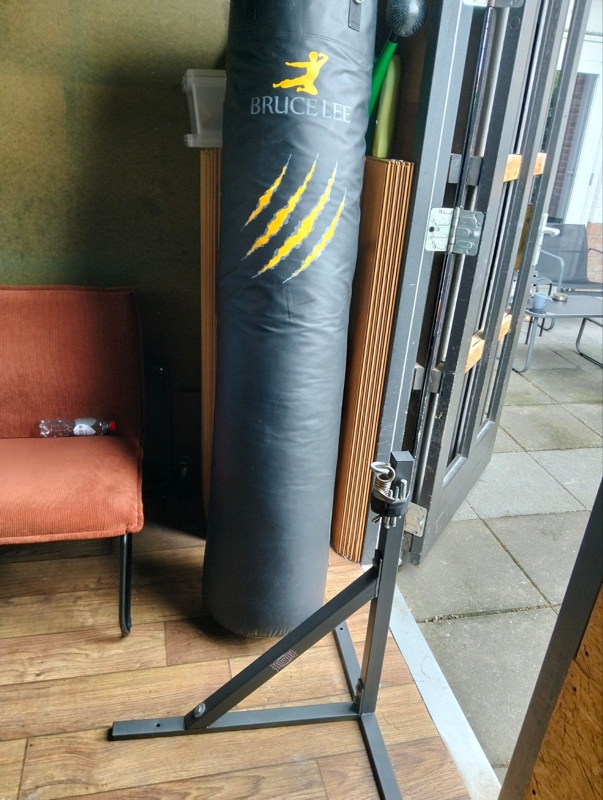 Bruce Lee Bokszak met Rumble Muurbeugel en Veer, Sport en Fitness, Overige, Vechtsportmateriaal, Zo goed als nieuw, Groter dan maat XL