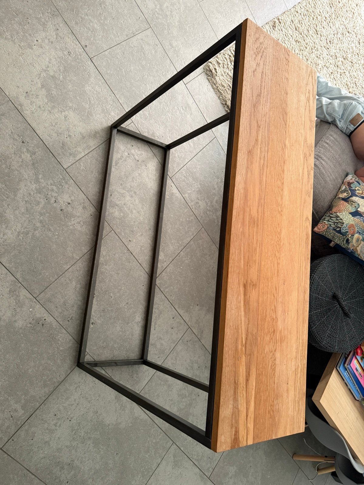 Sidetable met metalen onderstel en houten blad, Ophalen, Gebruikt, 50 tot 100 cm, Metaal
