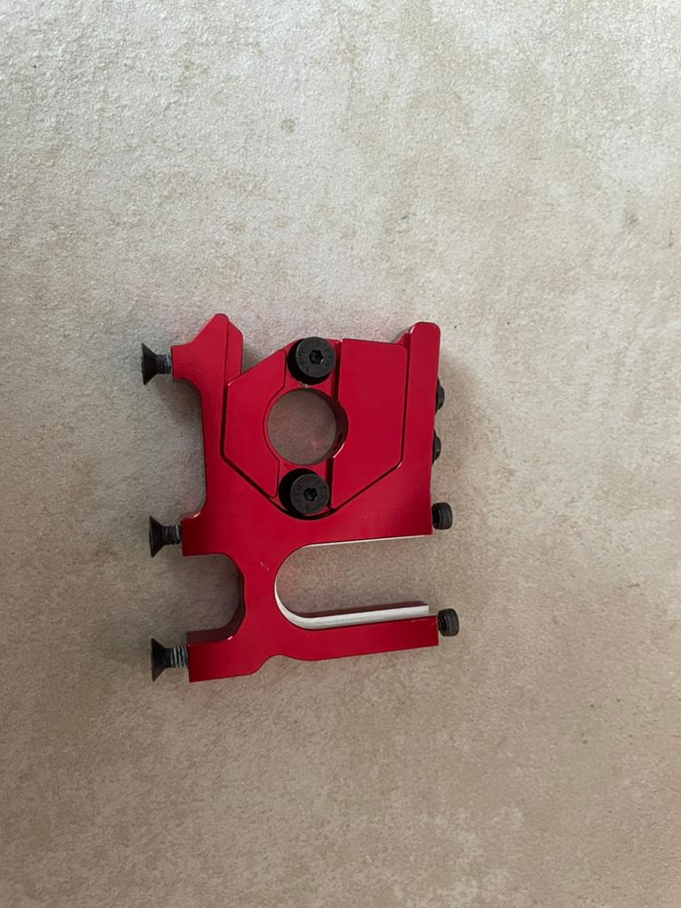 Nieuwe Arrma 6s aluminium motor mount/motor plate, Ophalen of Verzenden, Zo goed als nieuw, Overige schalen, Onderdeel