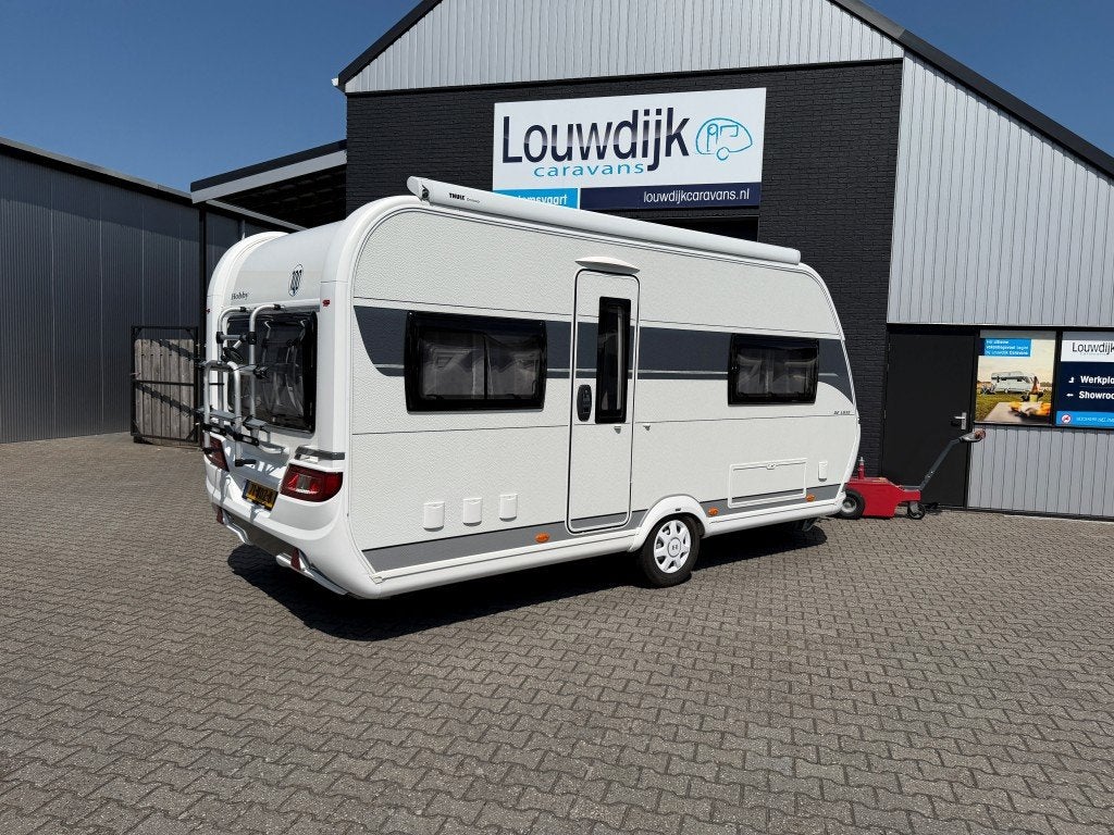 HOBBY De Luxe 460 UFE ’22 (Fransbed, Luifel), Caravans en Kamperen, Rondzit, Bedrijf, 6 tot 7 meter, Tot en met 4