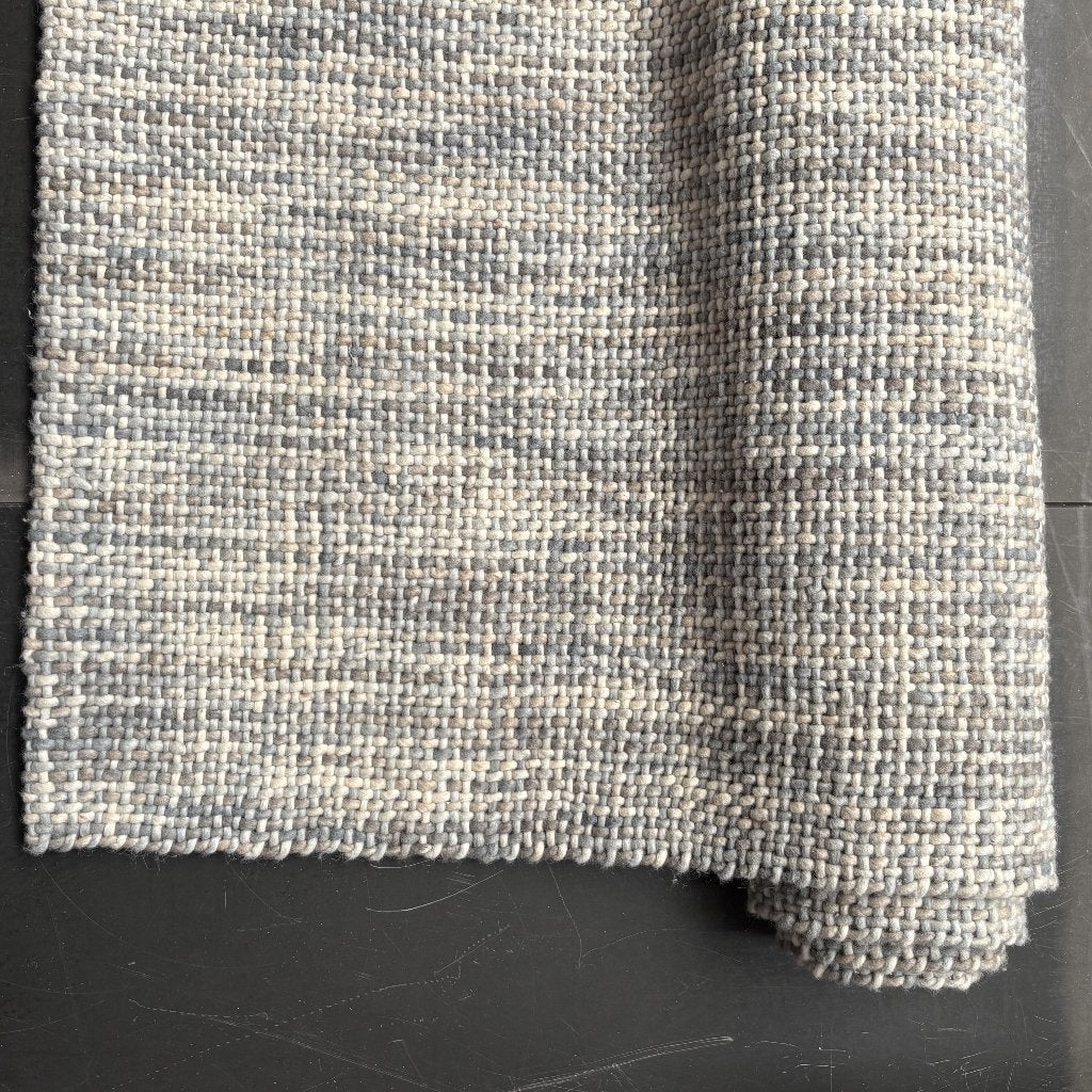 De Munk wollen vloerkleed 170x225 cm (Nieuwprijs: €1.439,-), Ophalen, Doetinchem, Blauw, Tijdloos