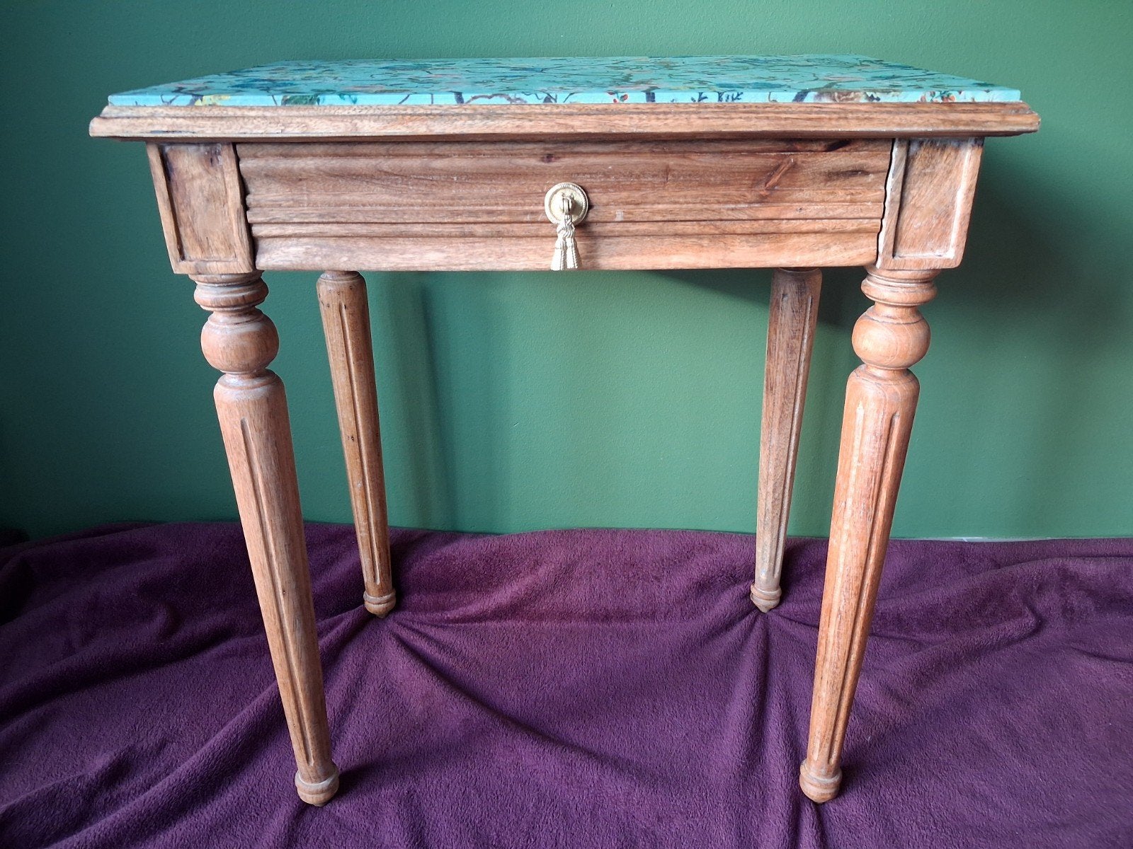 Unieke sidetable van het merk Blanc d'Ivoire, Huis en Inrichting, Tafels | Sidetables, Ophalen, 50 tot 100 cm, Teakhout, Zo goed als nieuw
