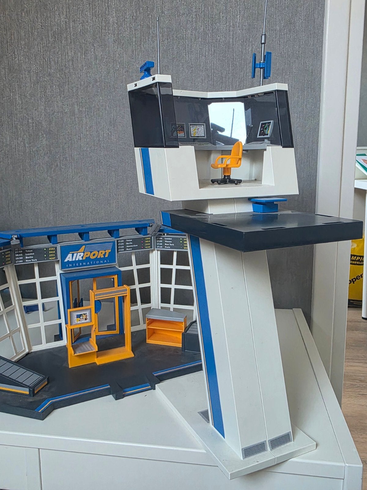 Playmobil Airport International met verkeerstoren, Ophalen of Verzenden, Gebruikt, Jongen of Meisje