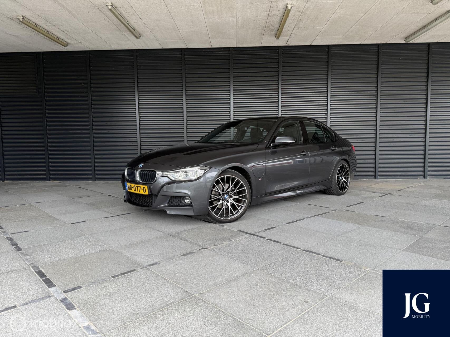 BMW 3-serie 330e Centennial High Executive, Auto's, BMW, Automaat, 1998 cc, Achterwielaandrijving, Gebruikt