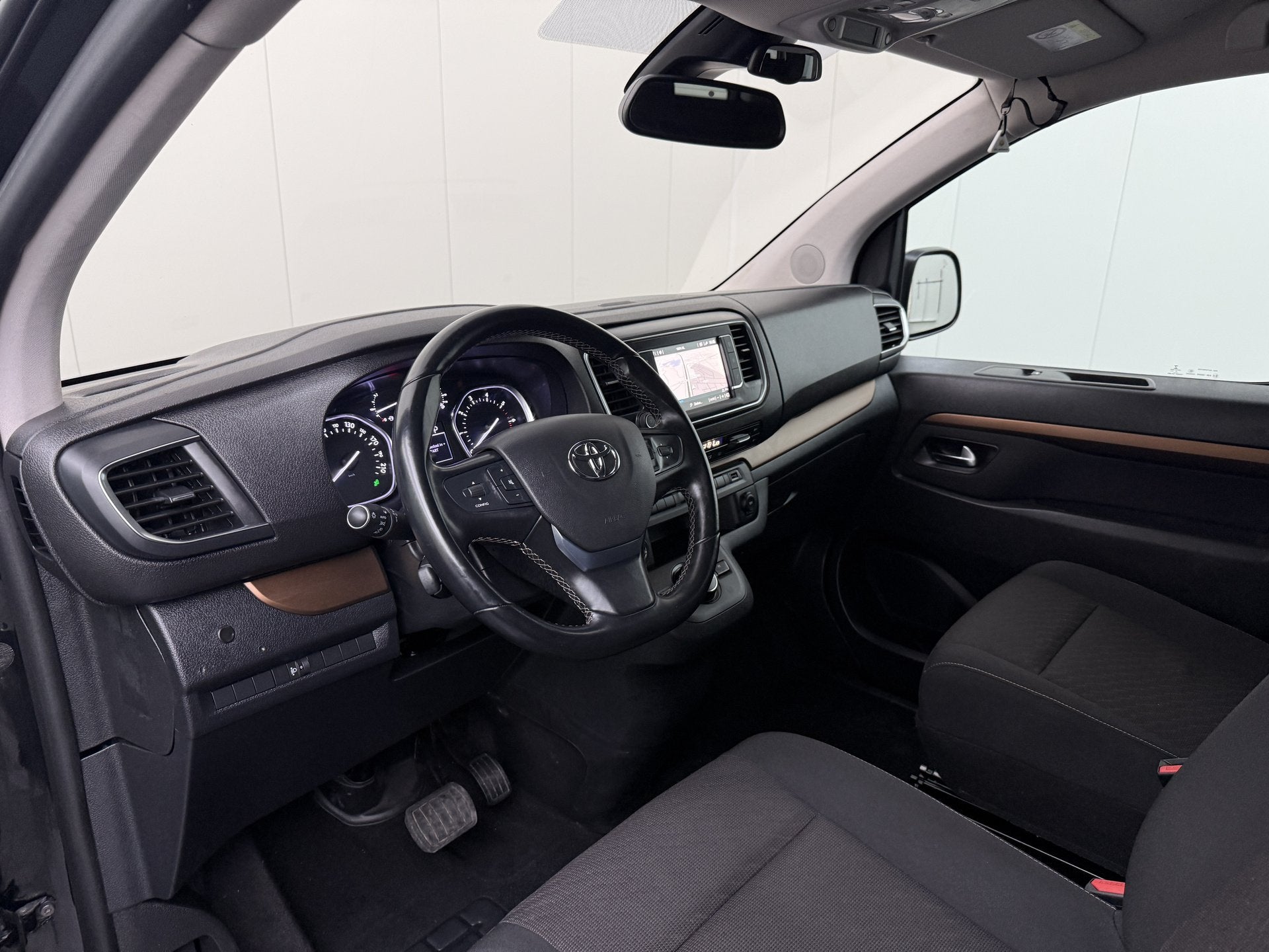 Toyota ProAce 2.0 D-4D 180PK Automaat Dynamic Long Dubbele C, Stof, 4 cilinders, Zwart, Diesel
