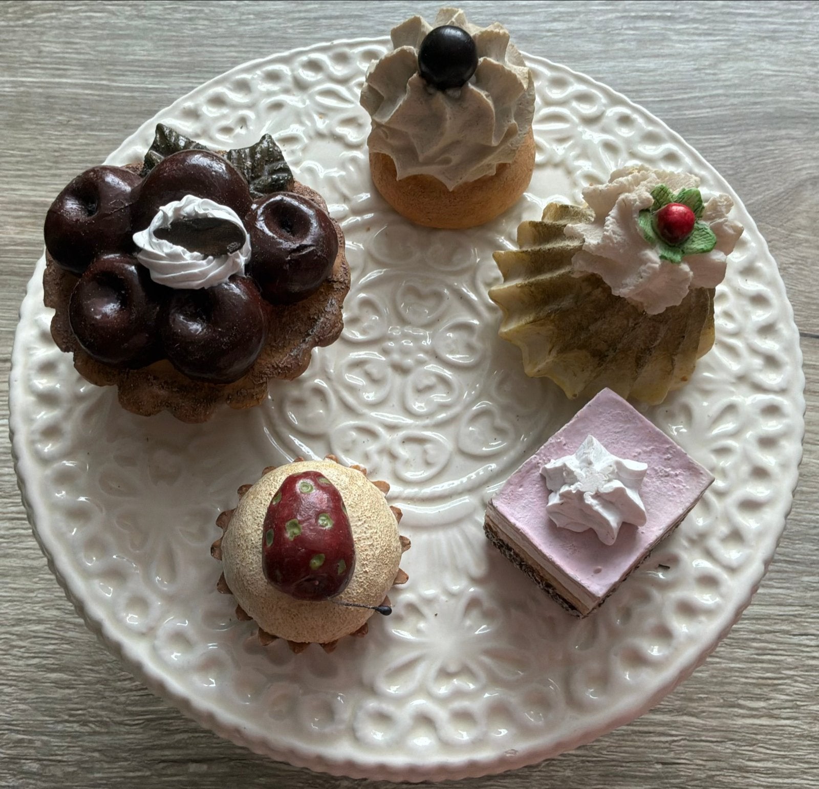 Decoratieve Gebakjes Set - Realistisch en Charmant❤️, Ophalen, Zo goed als nieuw