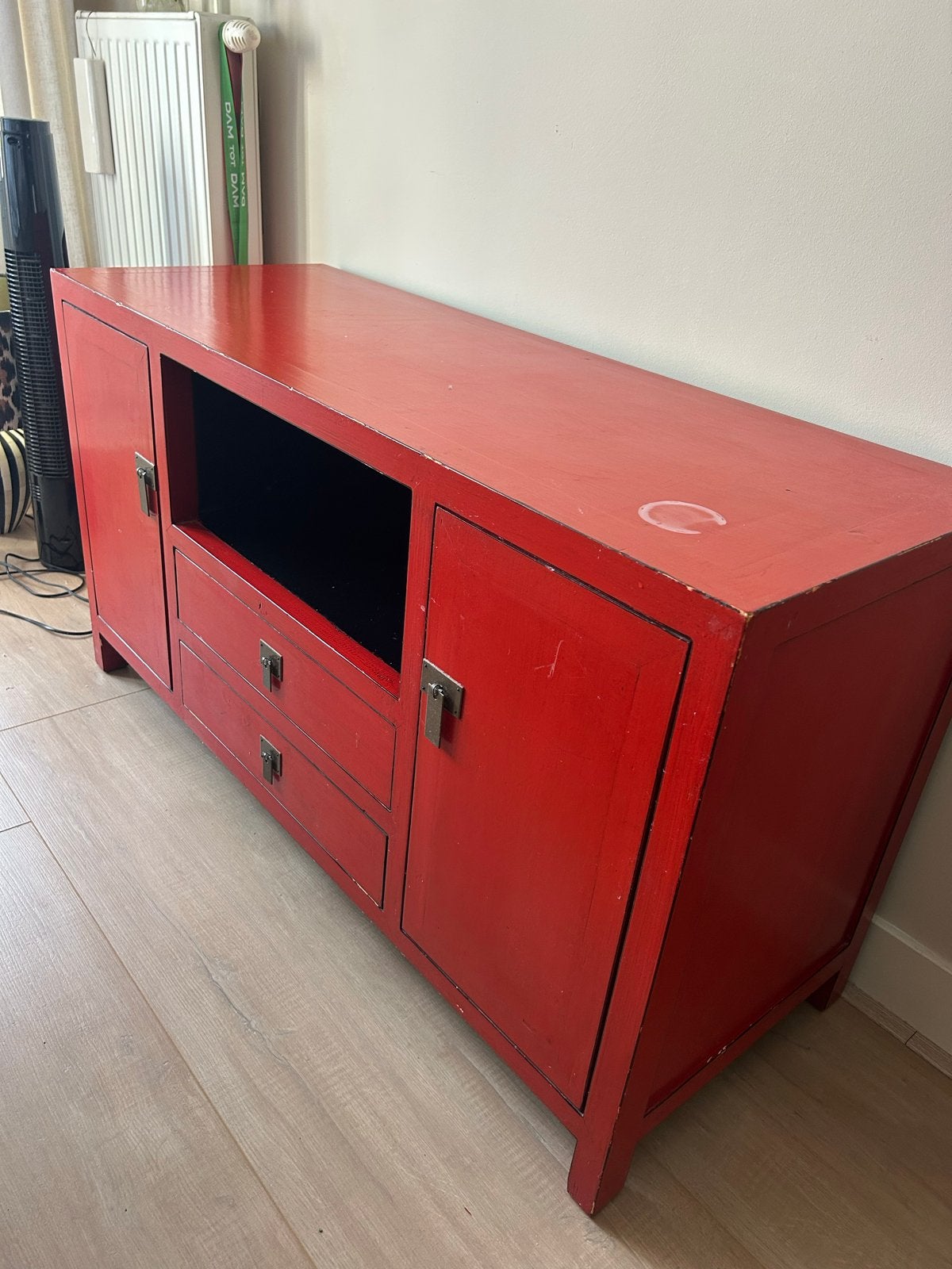 Rood TV-meubel / Dressoir - Gebruikt, Gebruikt, 100 tot 150 cm, Ophalen of Verzenden, Minder dan 100 cm