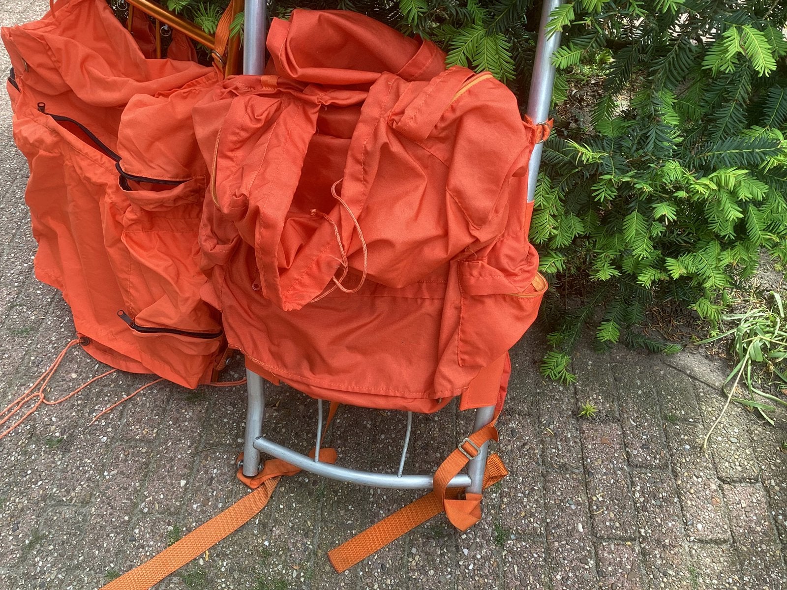 Rugzakken met aluminium frame, vintage, Ophalen, 30 cm of meer, Oranje, Zo goed als nieuw