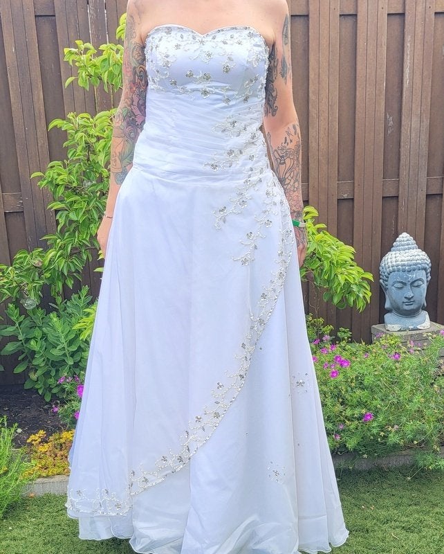 Nieuw trouwjurk maat 42 bruidsjurk wit kraaltjes strapless, Trouwjurk, Wit, Nieuw, Ophalen of Verzenden