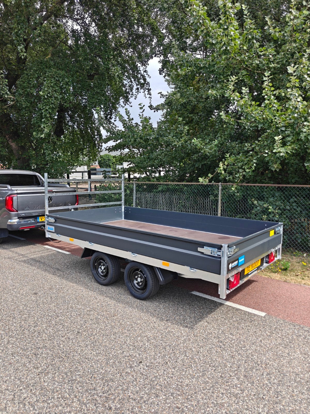 Demo Hapert plateau aanhanger 2700KG Black Edition, Auto diversen, Aanhangers en Bagagewagens, Zo goed als nieuw, Ophalen of Verzenden