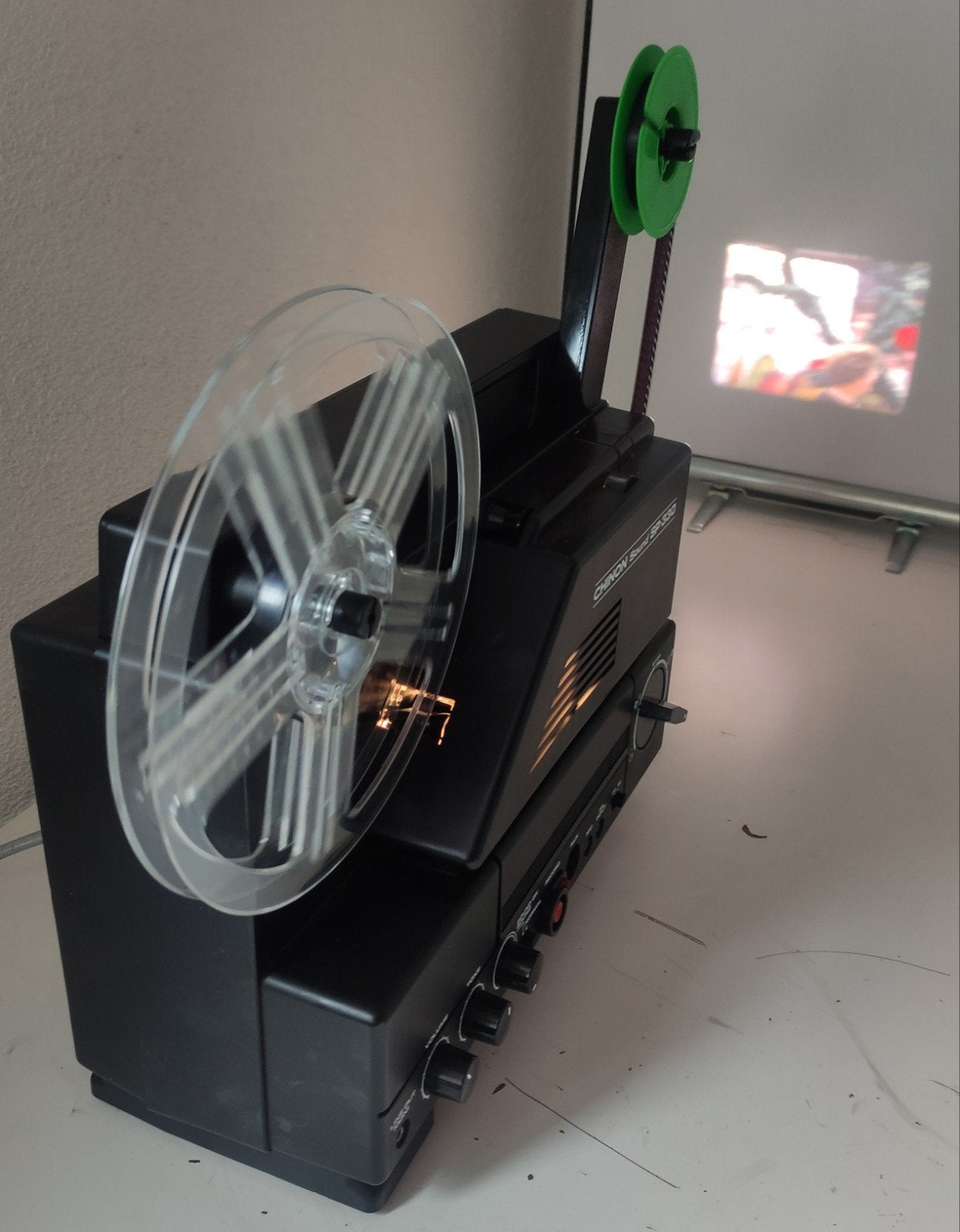 CHINON SP 330 SUPER 8 FILMPROJECTOR met GELUID, Audio, Tv en Foto, Ophalen of Verzenden, 35mm film