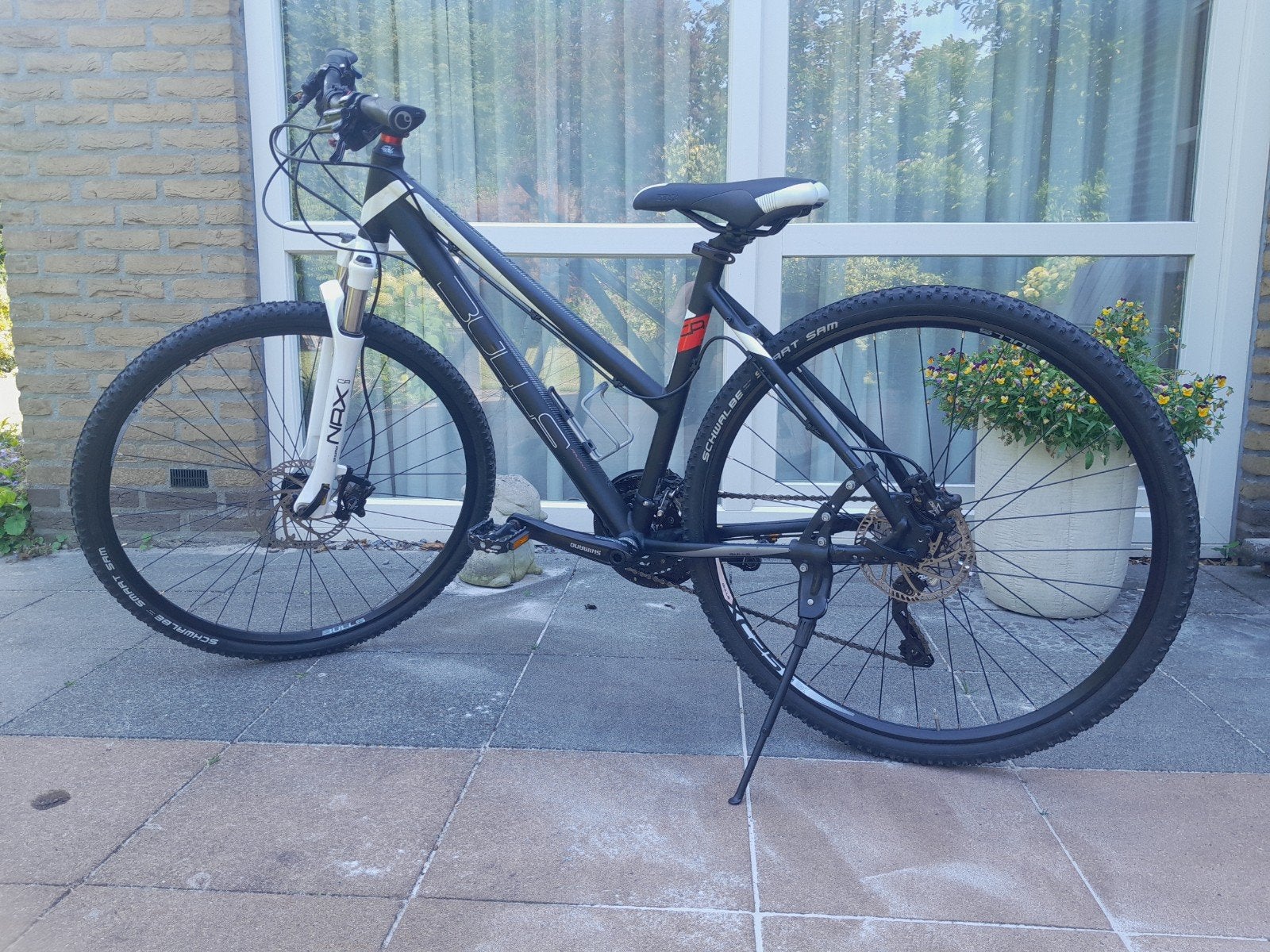 Stoere Bulls cross mover, kleur mat donkergrijs met wit, 28 inch, 47 tot 50 cm, Zo goed als nieuw, Meer dan 20 versnellingen