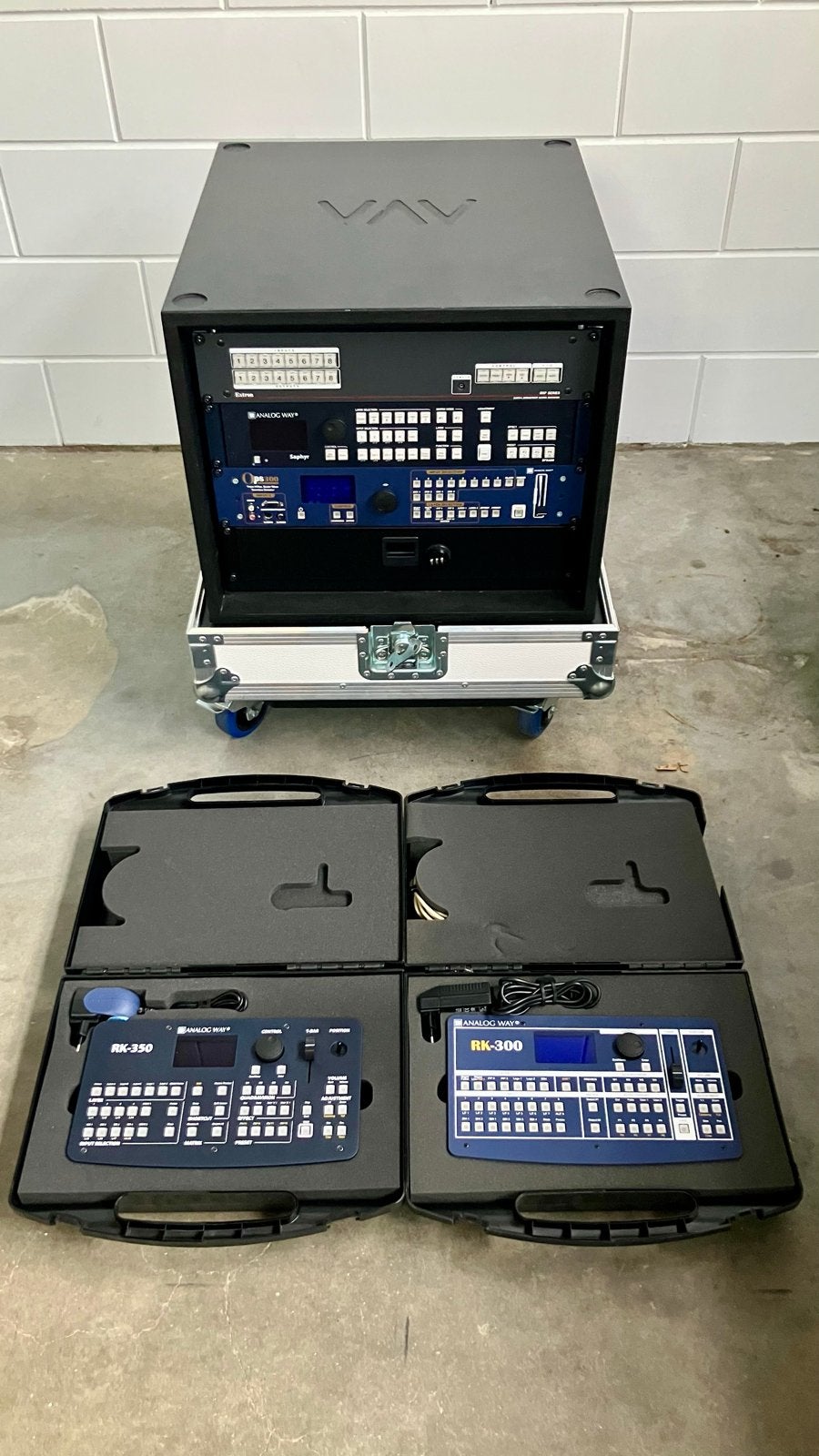 Analog Way video switchers met controllers, Ophalen, Gebruikt, Video