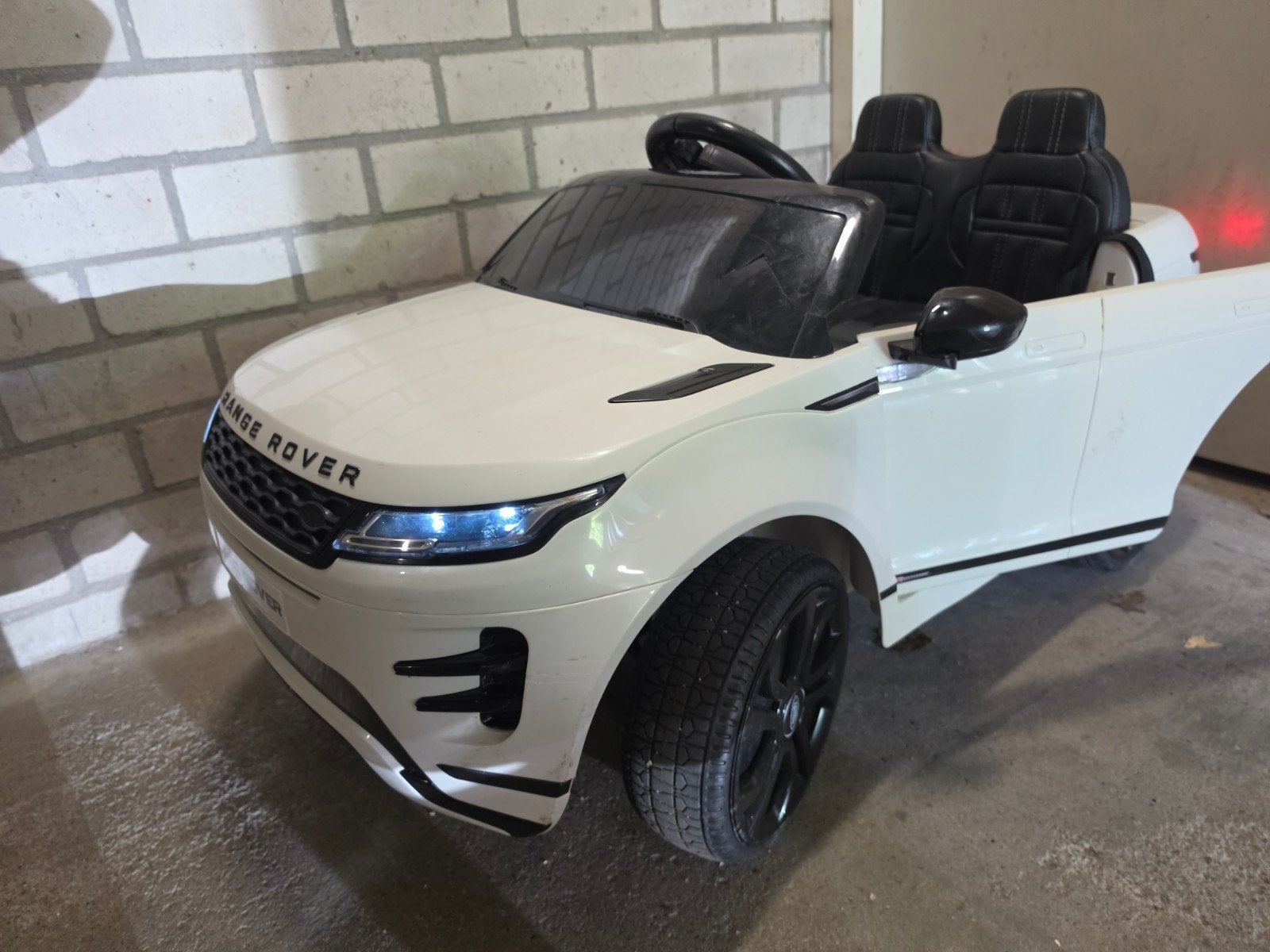 Range Rover elektrische auto voor kinderen van 1 tot 6 jaar, Ophalen of Verzenden, Gebruikt