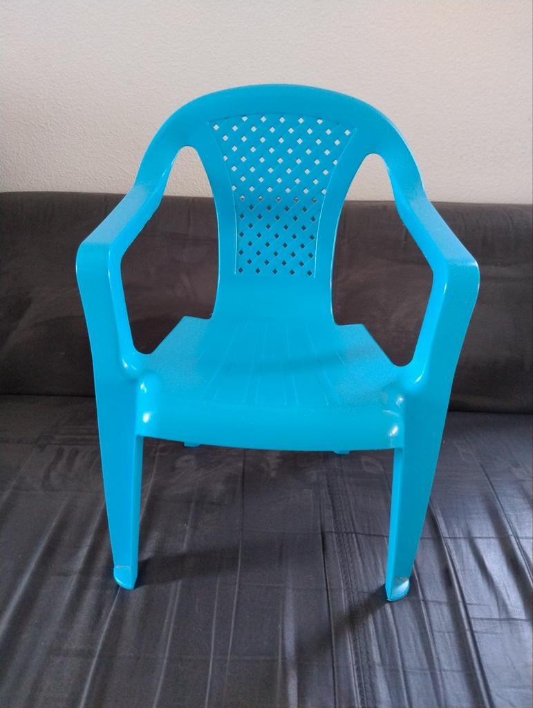 Blauwe plastic kinderstoel, Kinderen en Baby's, Kinderstoelen, Ophalen of Verzenden, Gebruikt, Overige typen