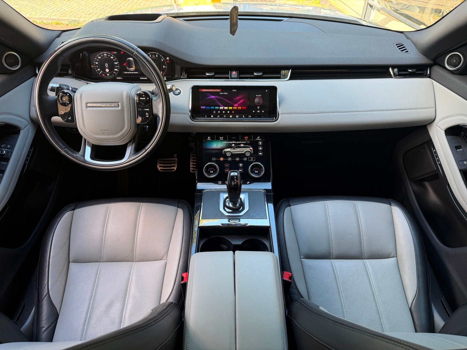 Land Rover Range Rover Evoque 2.0 P250 AWD R-Dynamic HSE Pan, Auto's, 249 pk, Gebruikt, Zwart, 4 cilinders