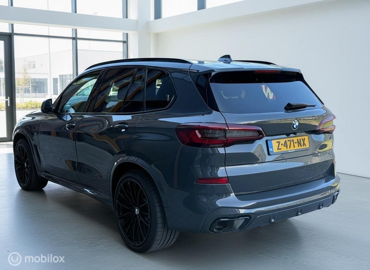 BMW X5 xDrive45e High Exe M-Sport Pano|Trekhaak, Gebruikt, 394 pk, Adaptive Cruise Control, Leder