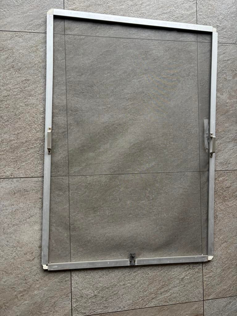 Inzethor voor houten draai kiepraam 107 x 75, Ophalen of Verzenden, Zo goed als nieuw, Minder dan 80 cm, Gevelraam of Ruit