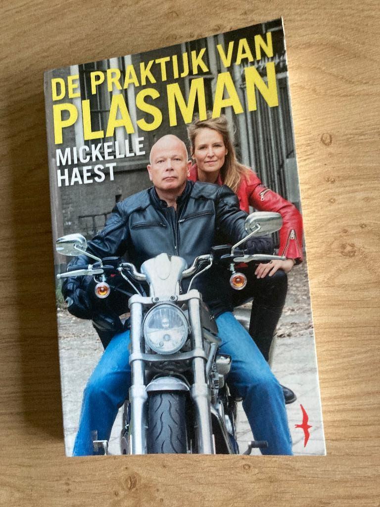 Boek Mickelle Haest, Ophalen of Verzenden, Gelezen