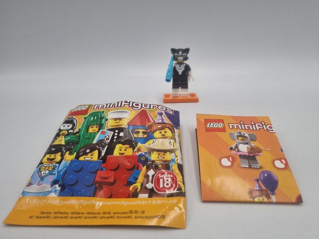 Lego CMF serie 18 Col18-12 Cat Costume Girl, Lego, Ophalen of Verzenden, Zo goed als nieuw, Minifiguren serie