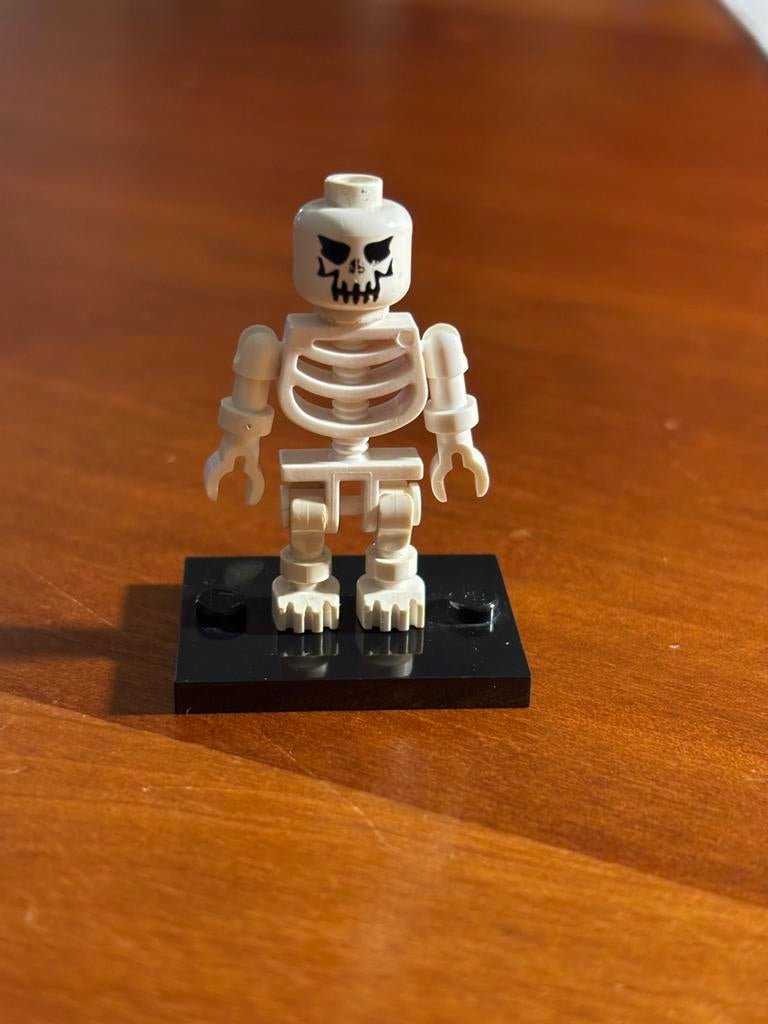 Lego minifiguur Pirates-Skeleton giant, Ophalen of Verzenden, Zo goed als nieuw