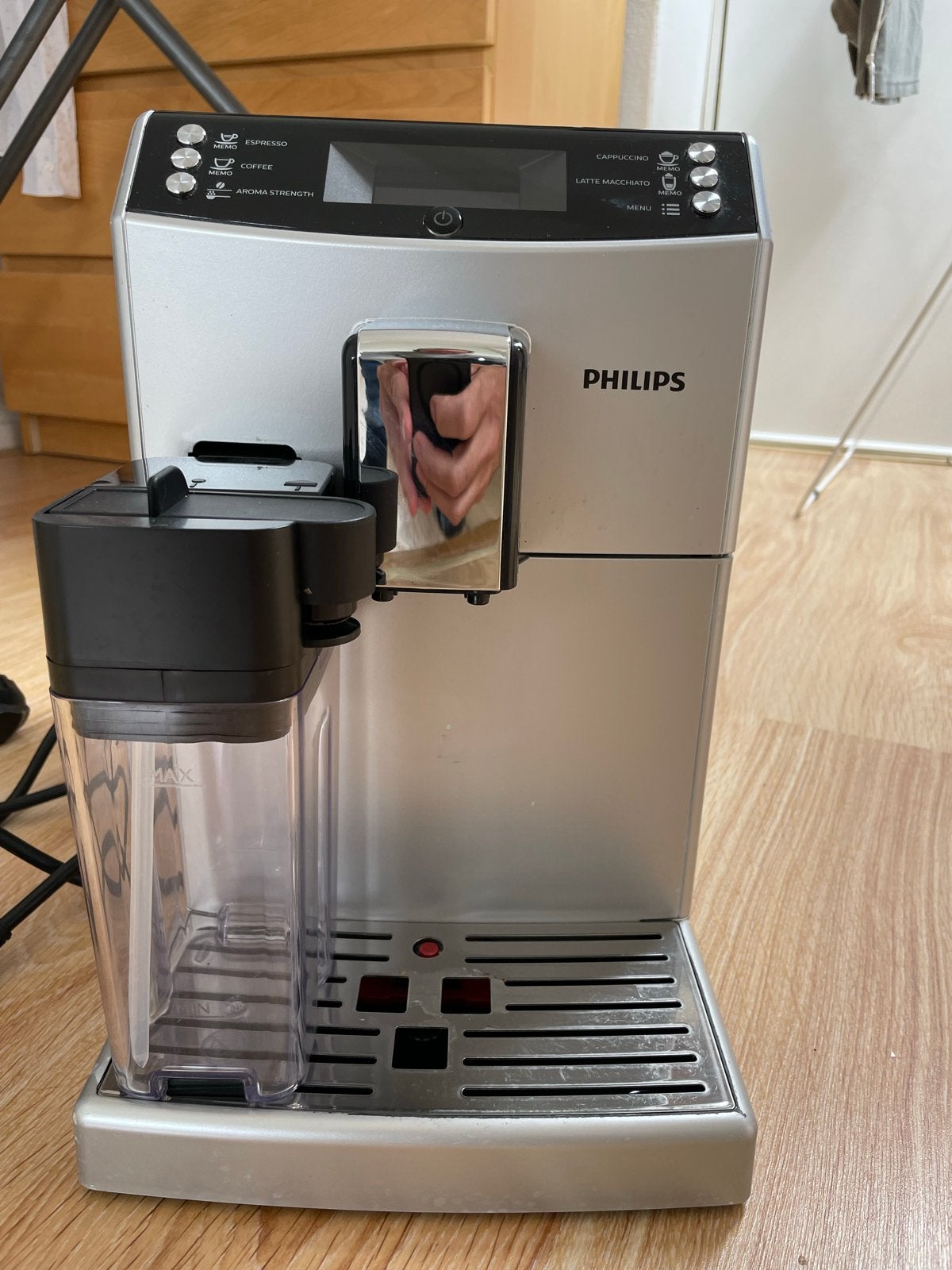 Philips EP3551 Koffiemachine - Gebruikt met lichte verkleuri, Ophalen of Verzenden, Gebruikt, Koffiemachine, Koffiebonen