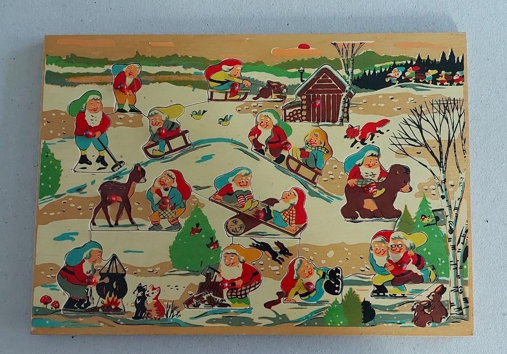 Vintage houten puzzel kabouters in de sneeuw, Ophalen of Verzenden, 10 tot 50 stukjes, Gebruikt, 4 tot 6 jaar