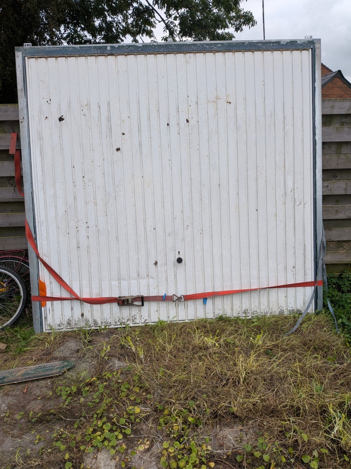 Gebruikte garagedeur - Wit, metaal, Gebruikt, Garagedeur, Metaal, 200 tot 215 cm