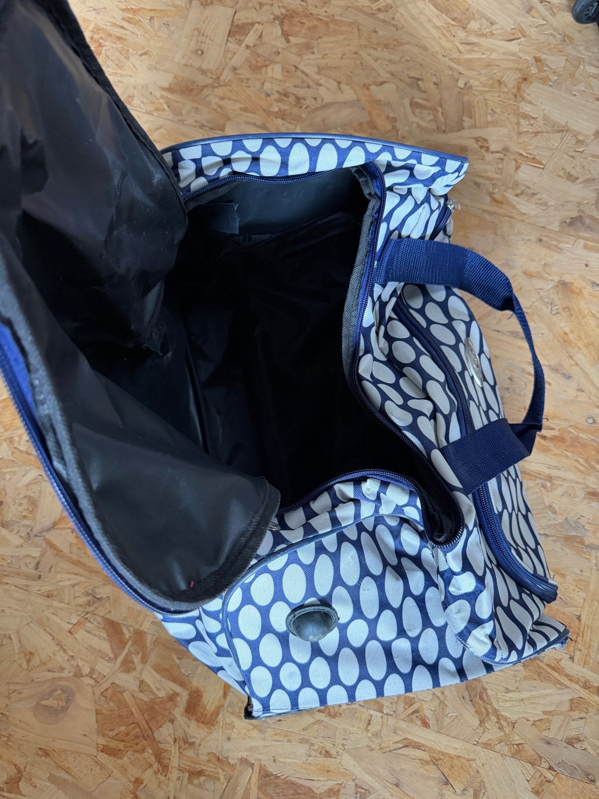 Reistas op wieltjes - Blauw/Wit met stippen, Ophalen, 40 tot 60 cm, Gebruikt, 20 tot 30 cm