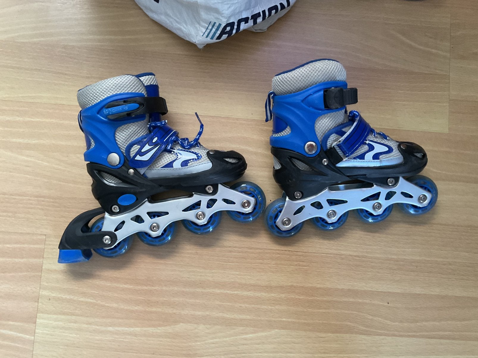 Skeelers verstelbaar maat 30-33 blauw, Overige merken, Kinderen, Ophalen of Verzenden, Inline skates 4 wielen