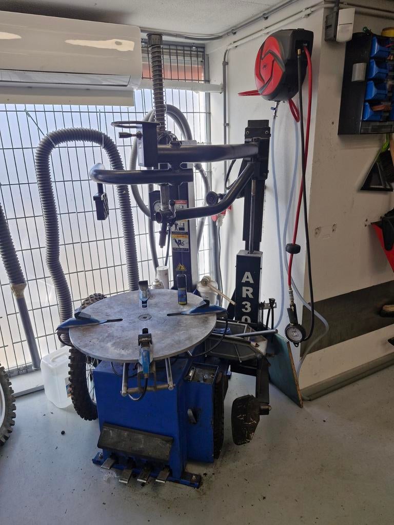 Banden wissel machine., Auto diversen, Autogereedschap, Ophalen of Verzenden, Gebruikt