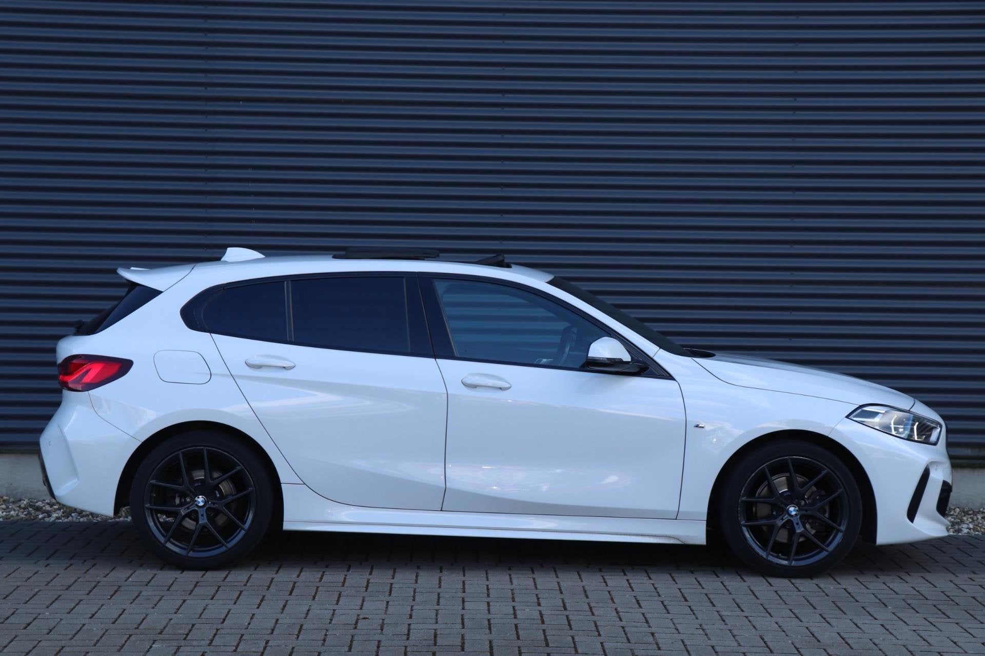 BMW 1-serie 118i | M-Sport | M-Pakket - PANO - VIRT.COCKPIT, Auto's, BMW, 136 pk, Gebruikt, Wit, Origineel Nederlands