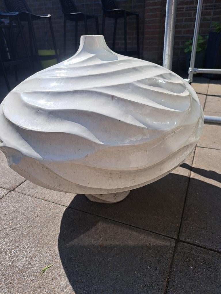 Decoratieve Witte Vaas met Golvend Design, Ophalen, Steen, Wit, Zo goed als nieuw