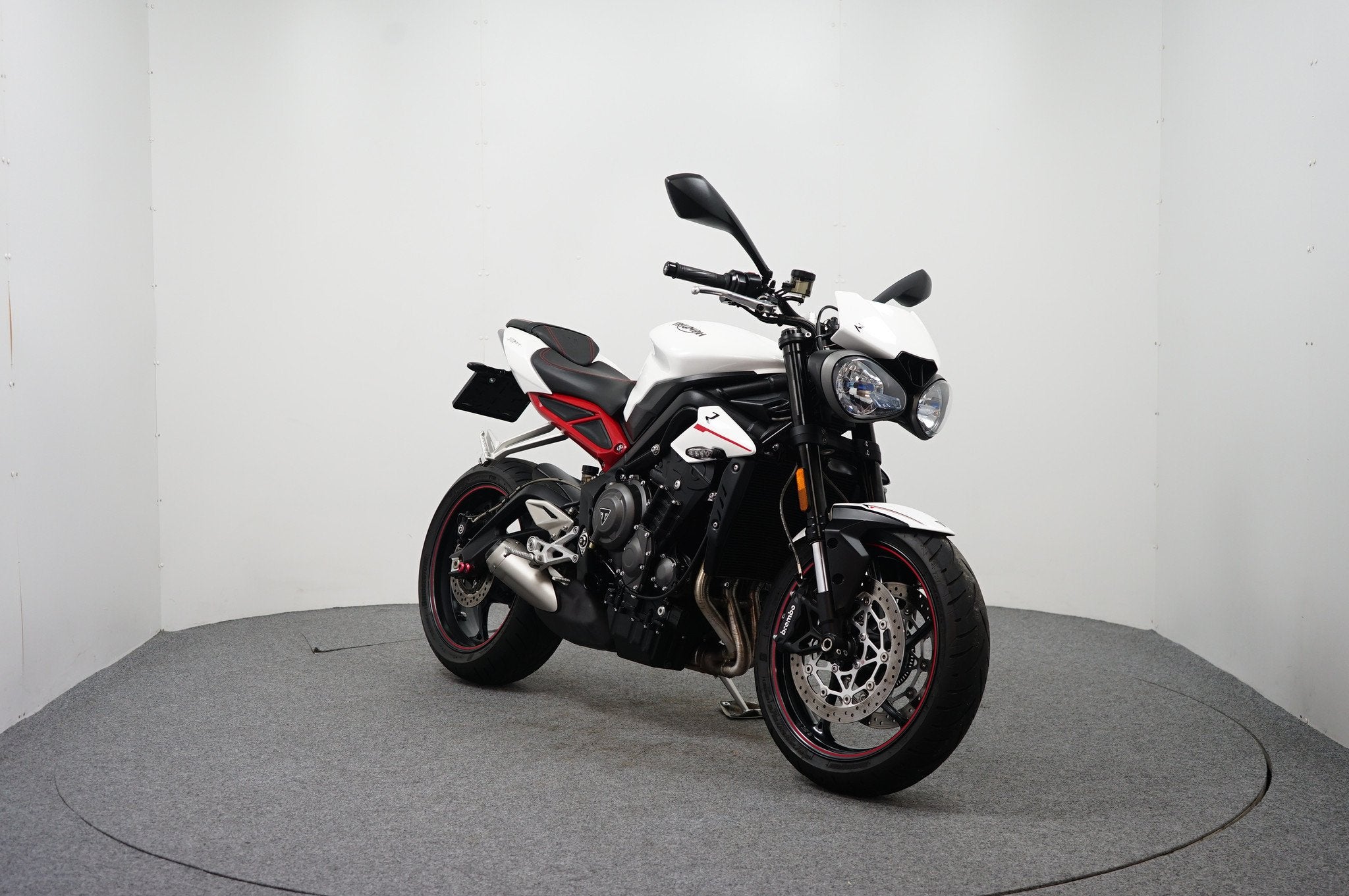 Triumph Street triple r (bj 2017), Bedrijf, 765 cc, Meer dan 35 kW, ABS