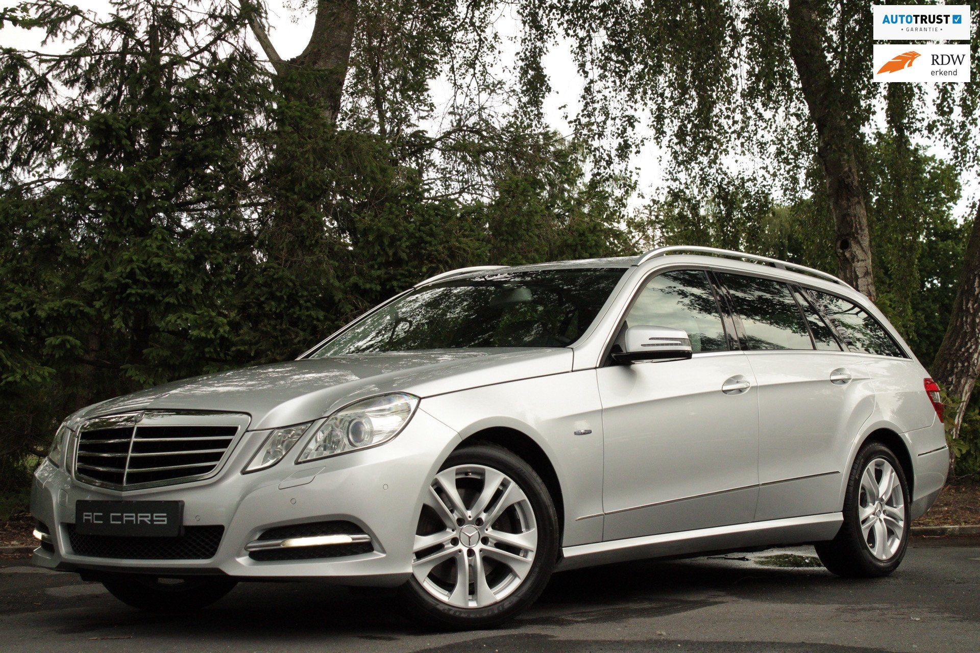 Mercedes-Benz E-klasse Estate 250 Avantgarde - Youngtimer/1e, Auto's, Automaat, Achterwielaandrijving, Gebruikt, Automatische klimaatregeling