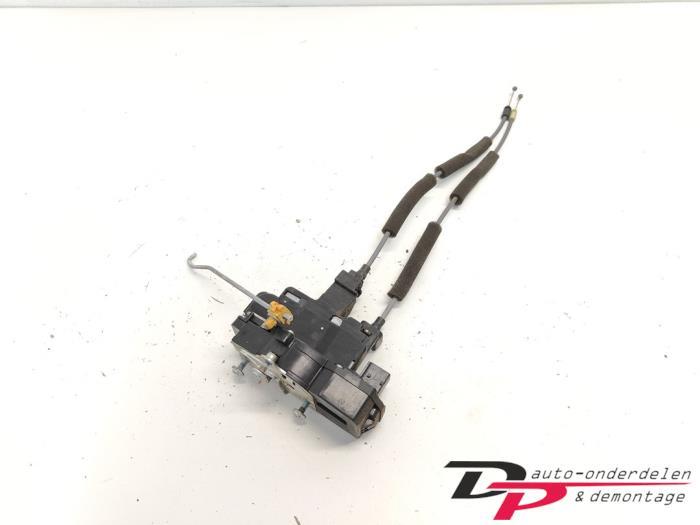 Deurslot Mechaniek 4Deurs links-achter van een Chevrolet Cap