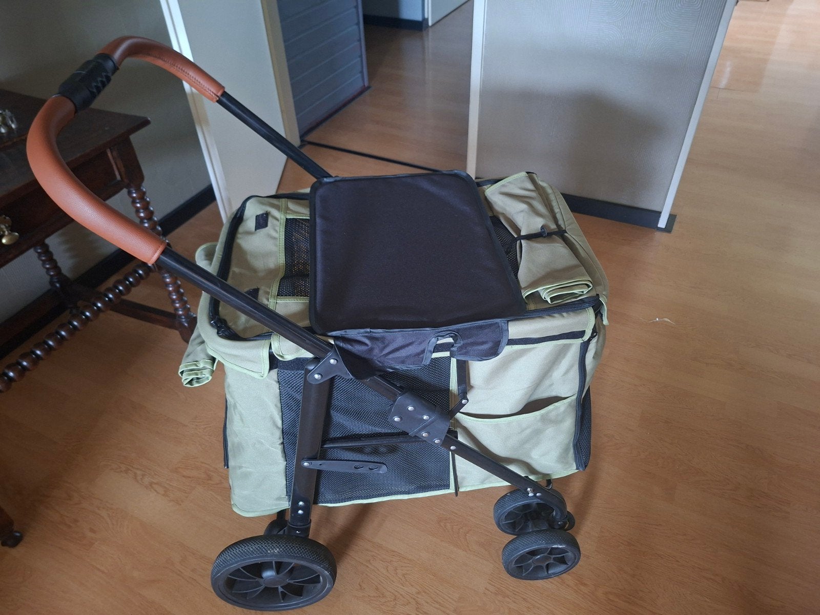 Hondenbuggy olijfgroen zeer degelijk model, Ophalen, Zo goed als nieuw, Hondenbuggy