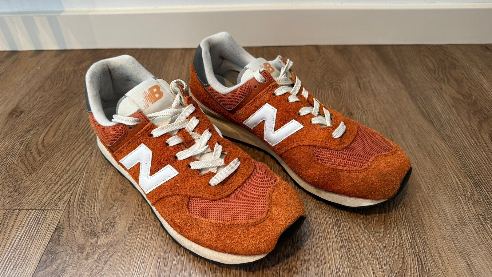 Oranje New Balance model 574 maat 44, Overige kleuren, Ophalen of Verzenden, Sneakers of Gympen, Zo goed als nieuw