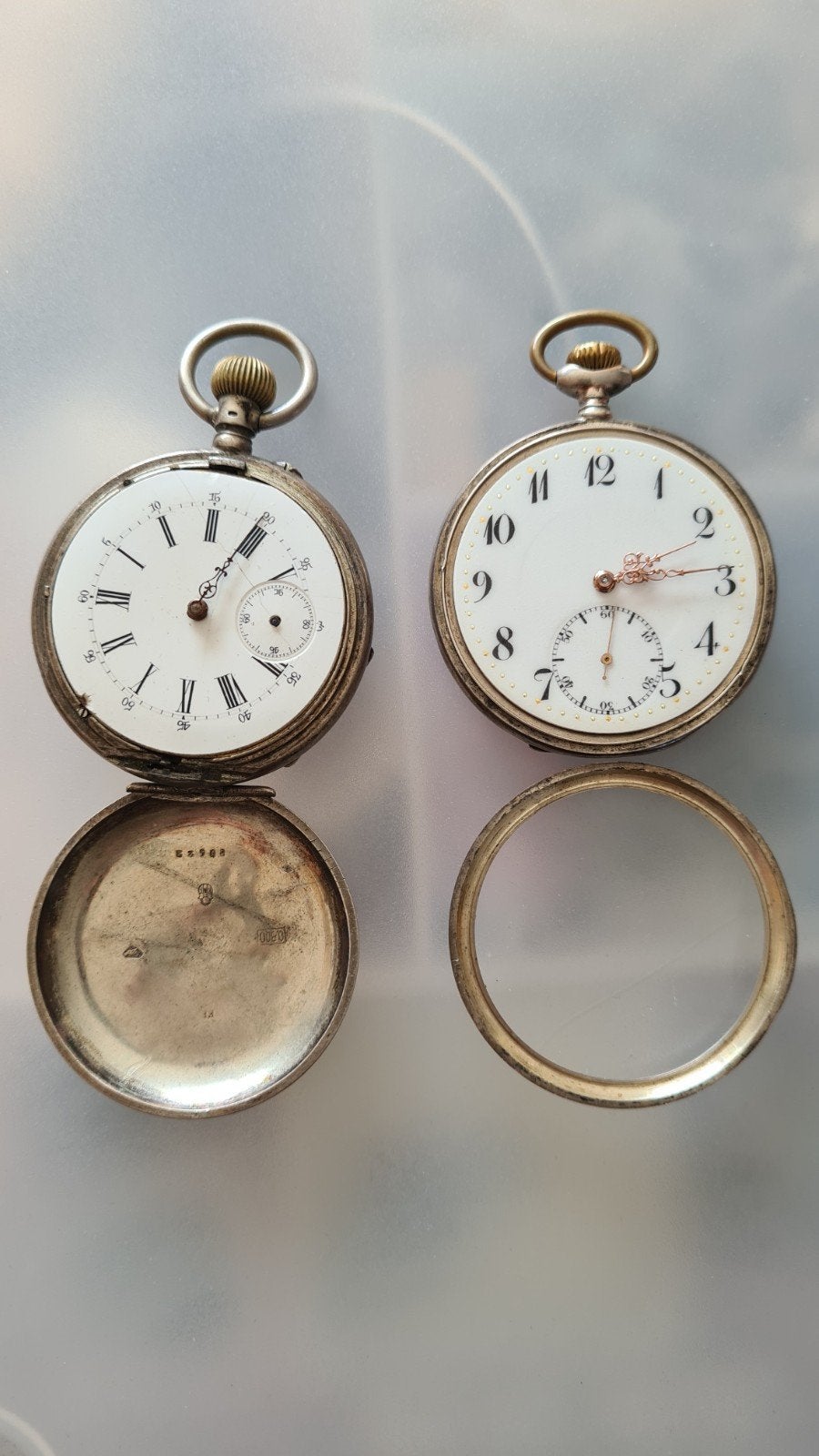 Twee werkende oude zilveren zakhorloges., Verzenden, Zilver, Overige merken, 1960 of later