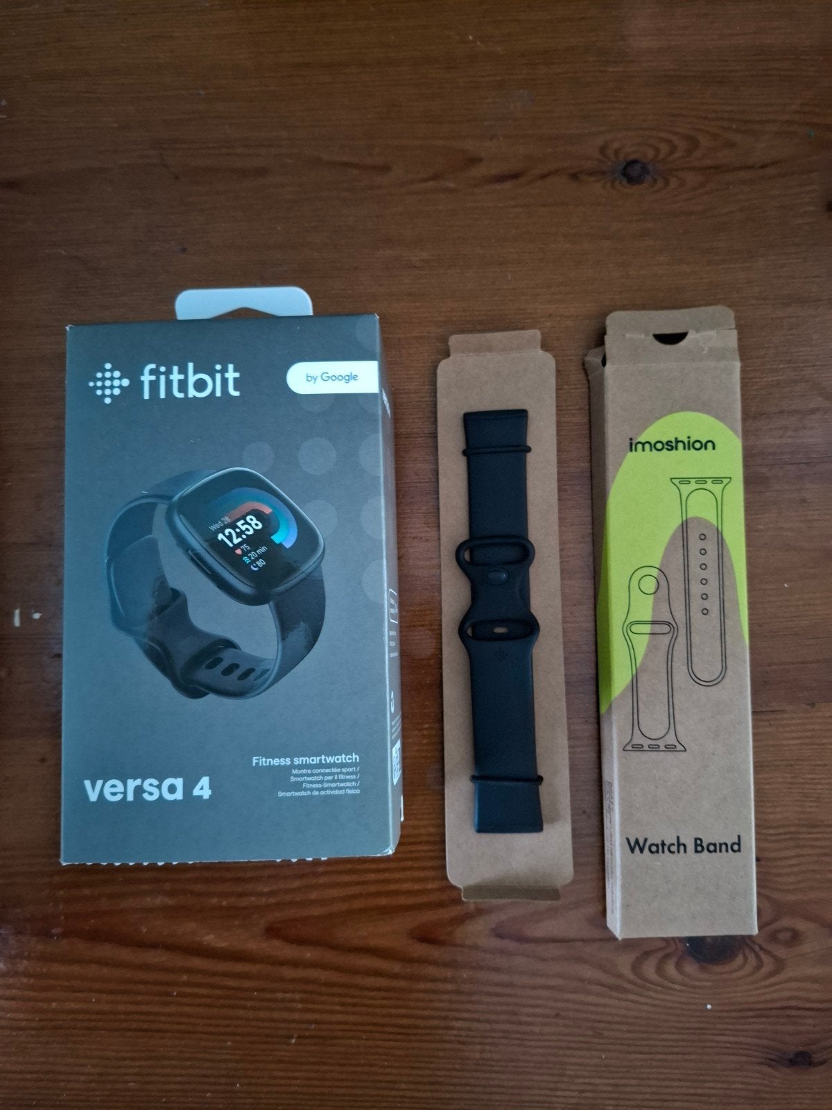 Fitbit Versa 4 Smartwatch - Zwart met extra bandjes, Zwart, Zo goed als nieuw, Fitbit, Waterdicht