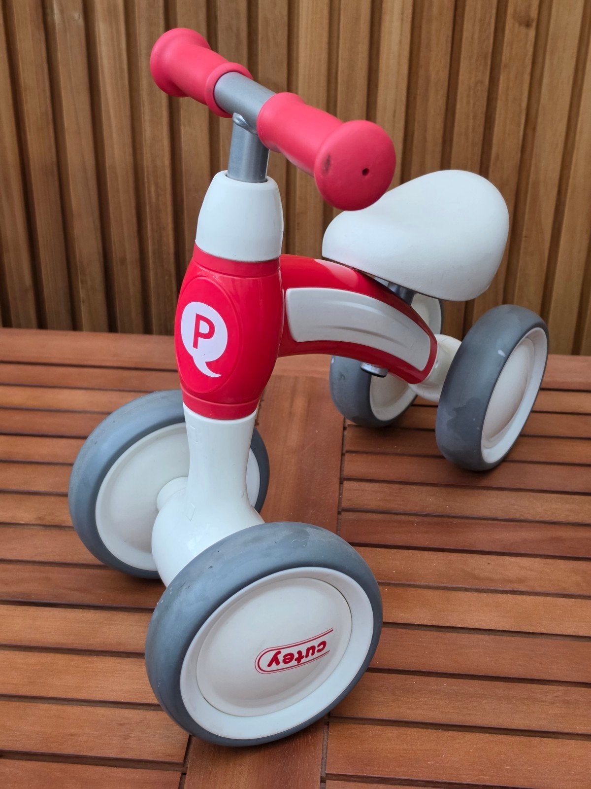 Cutey loopfietsje rood/wit voor de allerkleinsten, Ophalen of Verzenden