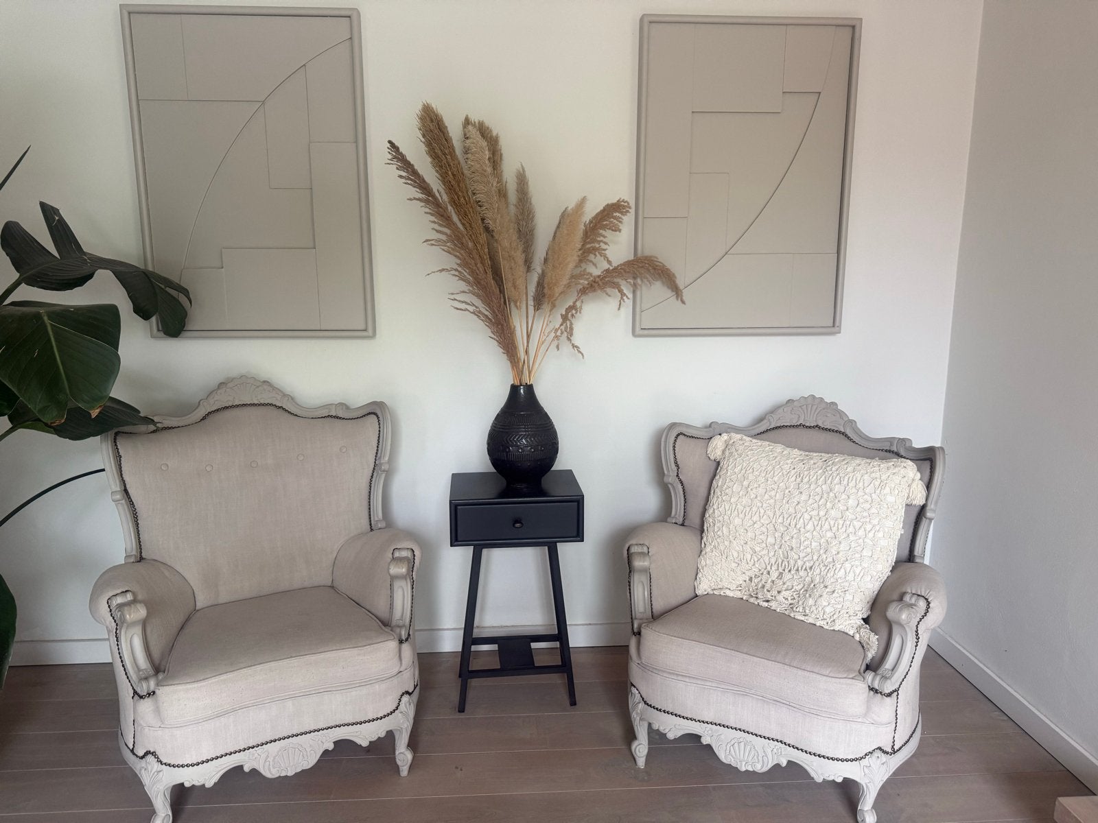 Brocante fauteuils, nieuw gestoffeerd in zandkleur, Ophalen