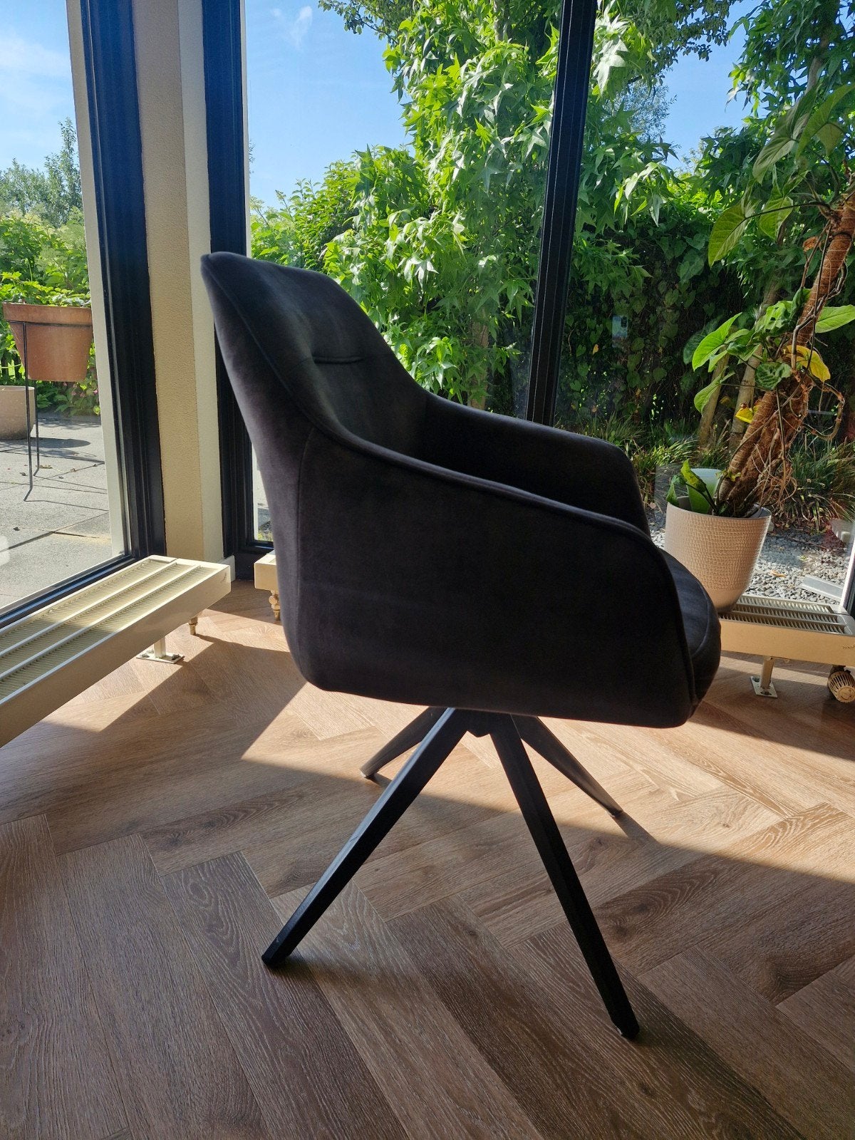 4 Comfortabele eetstoelen - draaibaar en velvet groen, Huis en Inrichting, Ophalen, Overige kleuren, Fluweel groen, industriële poten, draaibaar