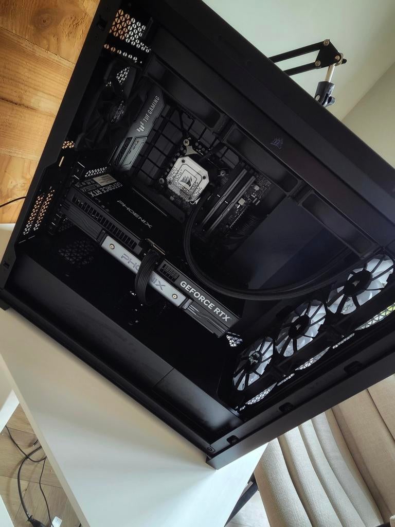 high end game pc RTX 5080, Spelcomputers en Games, Games | Pc, 3 spelers of meer, Ophalen of Verzenden, Zo goed als nieuw, Vanaf 12 jaar