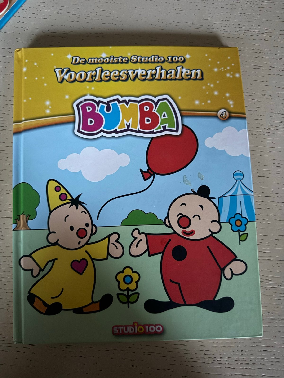 Bumba Voorleesverhalen - De mooiste Studio 100 verhalen, Boeken, Fictie algemeen, Jongen of Meisje, Ophalen of Verzenden, Zo goed als nieuw