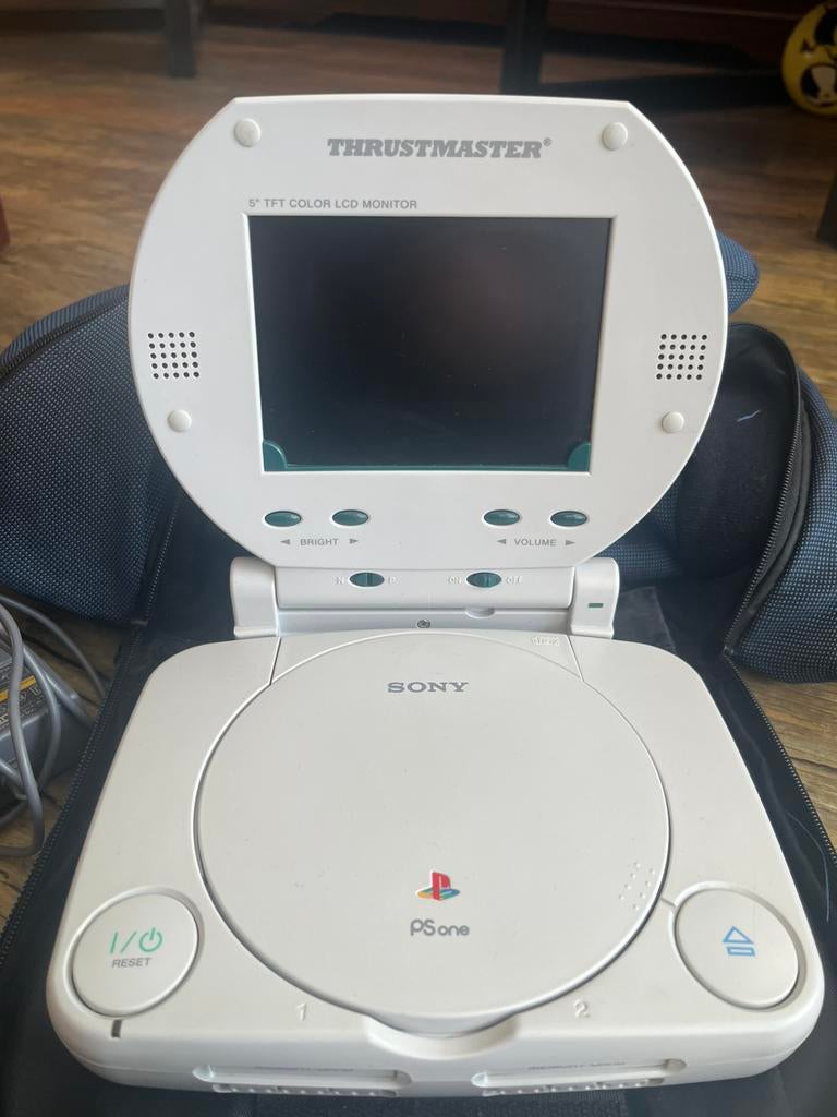 Ps one / playstation 1 met scherm compleet, Spelcomputers en Games, Spelcomputers | Sony PlayStation 1, Ophalen, Zo goed als nieuw