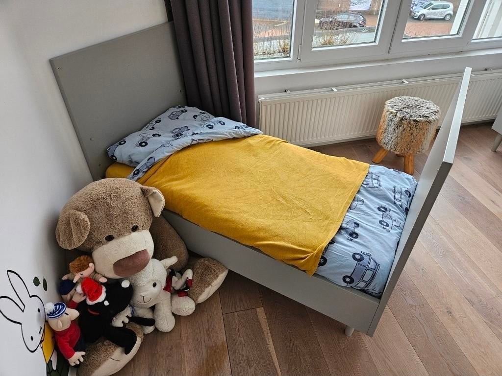 Petit Amelie Etoile doorgroeibed (0-5 jaar) 70x140cm +matras, 70 tot 85 cm, 140 tot 160 cm, Zo goed als nieuw, Ophalen
