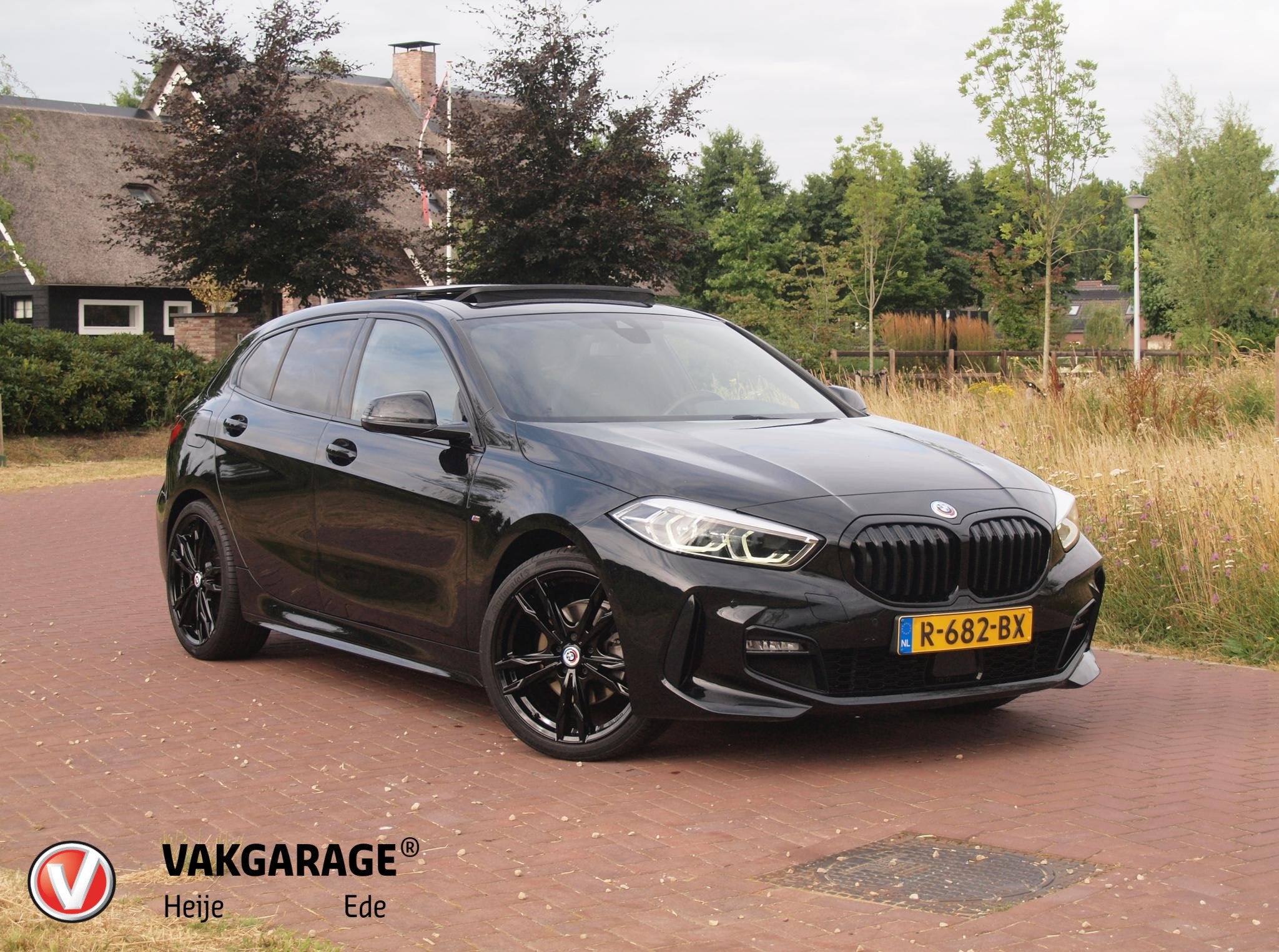 BMW 1-serie 118i Business Edition Plus | M-Pakket | Schaalst, Dealer onderhouden, 136 pk, Gebruikt, Skiluik