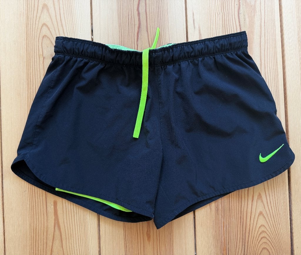 Nike Dri-FIT Short / Sport Broek - Zwart Neon Geel - Small, Zwart, Nike, Ophalen of Verzenden, Zo goed als nieuw